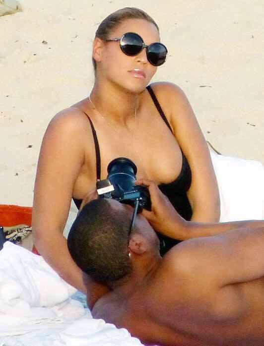 jay z taking a picture of beyonce